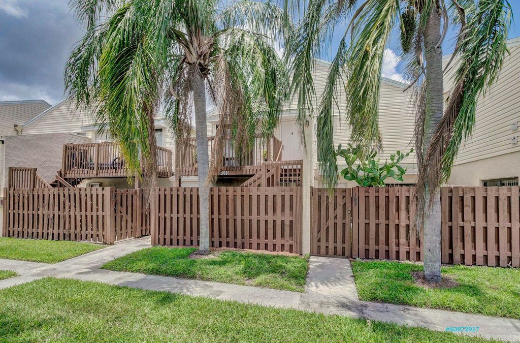Photo of 635 Executive Center Drive #M203, West Palm Beach, FL 33401 (MLS # R11038442)