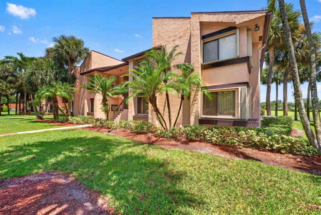 Photo of 2240 SW 92nd Terrace #2403, Davie, FL 33324 (MLS # B26034723)