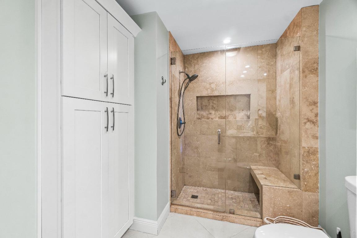 STRATFORD AT HUNTERS RUN CONDO - Residential