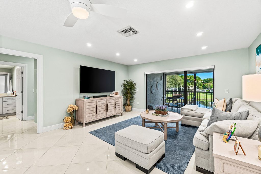 Photo of 24 Stratford Drive E #D, Boynton Beach, FL 33436 (MLS # R11141589)