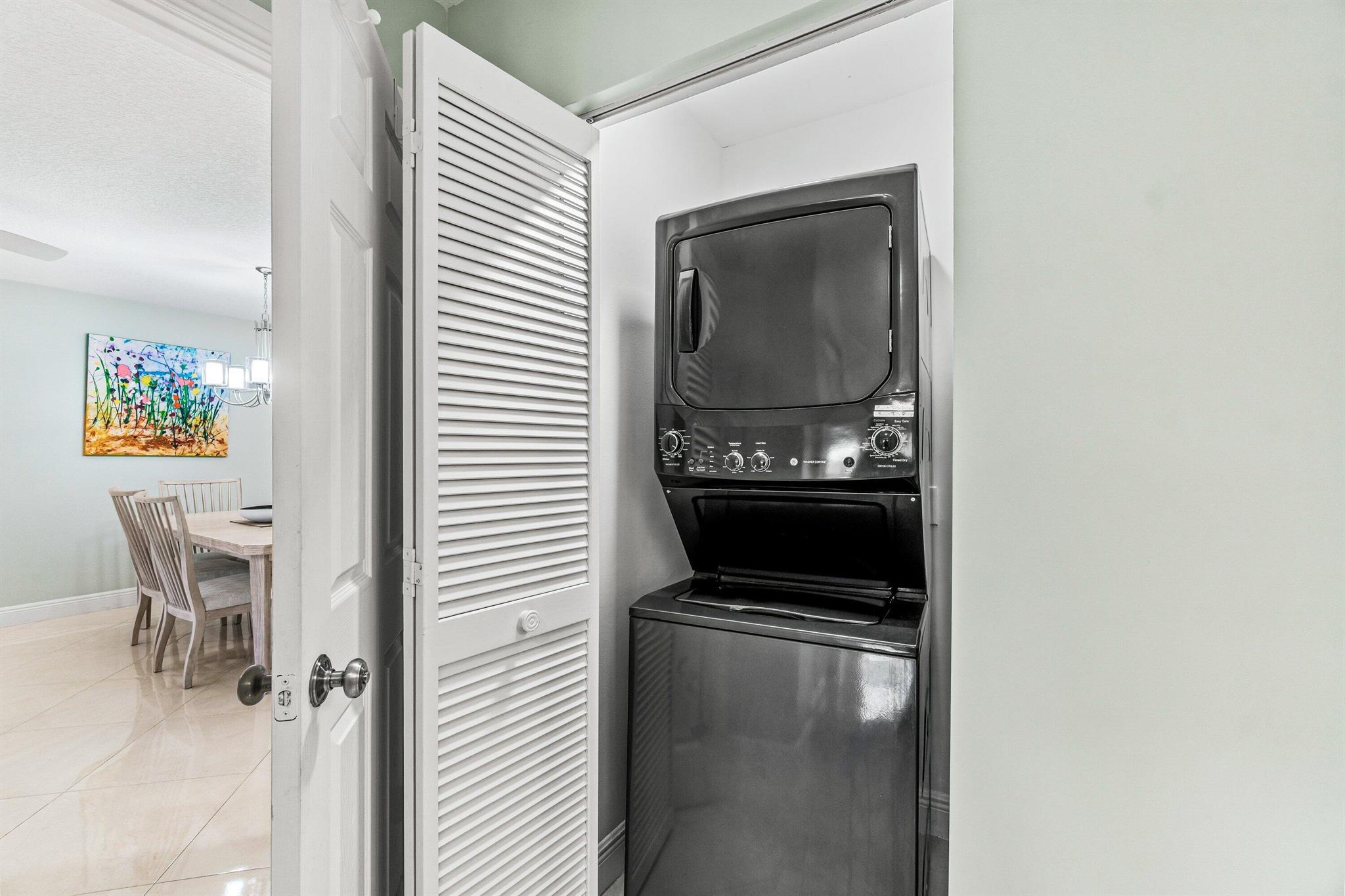 STRATFORD AT HUNTERS RUN - Residential