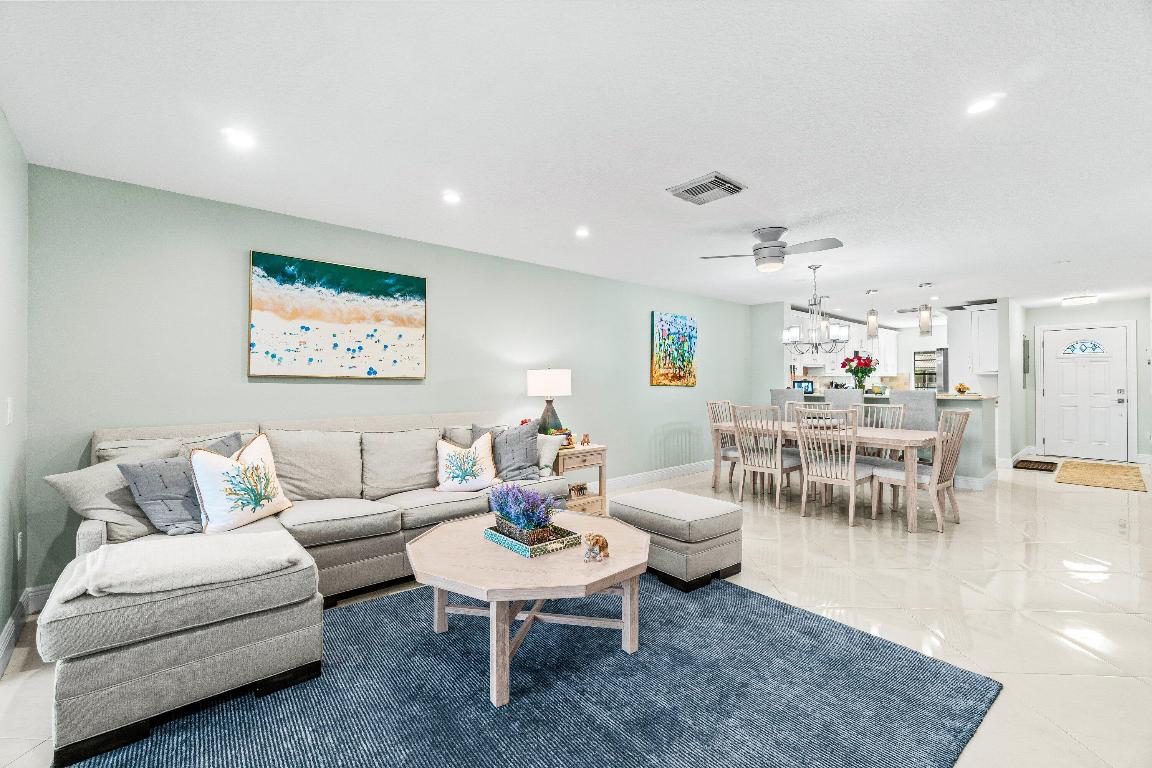 STRATFORD AT HUNTERS RUN CONDO - Residential