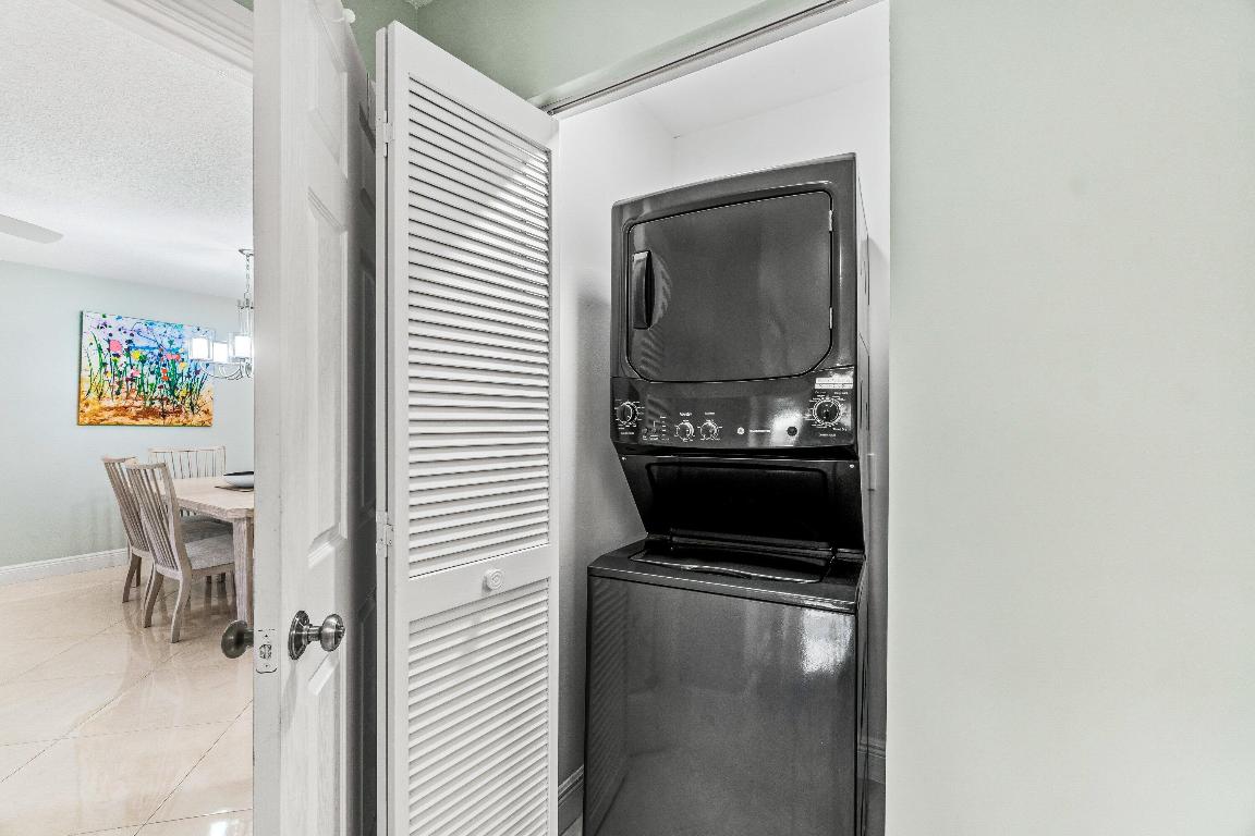 STRATFORD AT HUNTERS RUN CONDO - Residential