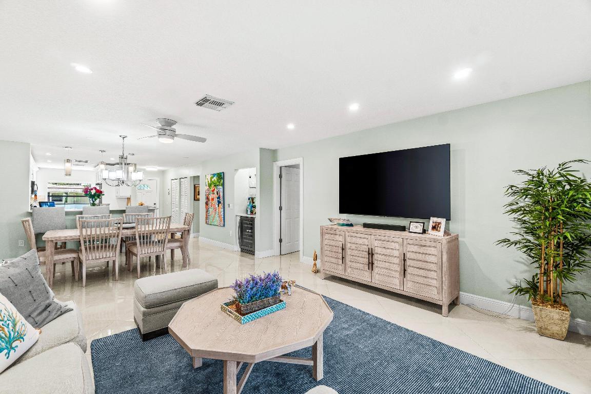 STRATFORD AT HUNTERS RUN CONDO - Residential