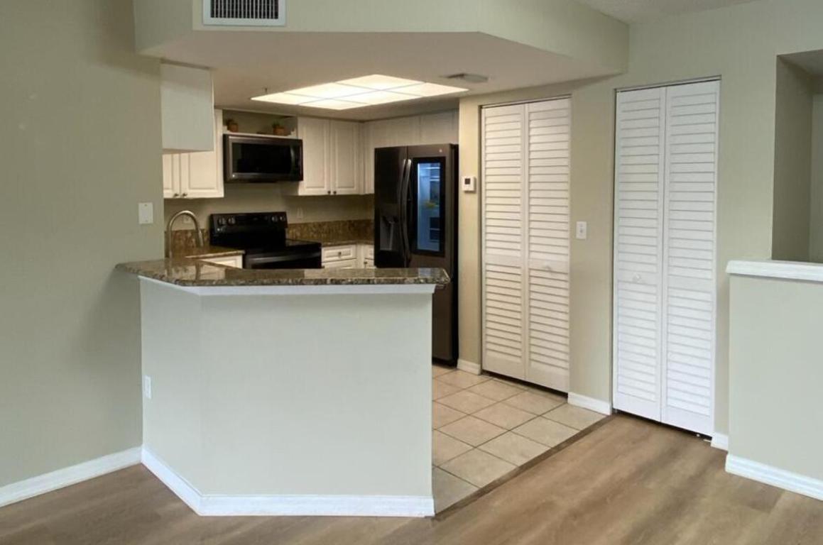 GRAND VIEW AT CRESTWOOD CONDO - Residential Lease