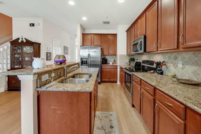 SANDPIPER COVE AT BOTANICA CONDO - Residential