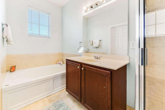 SANDPIPER COVE AT BOTANICA CONDO - Residential