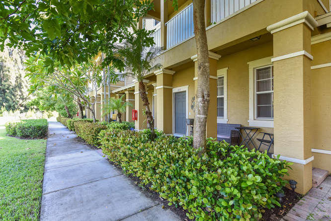 SANDPIPER COVE AT BOTANICA CONDO - Residential