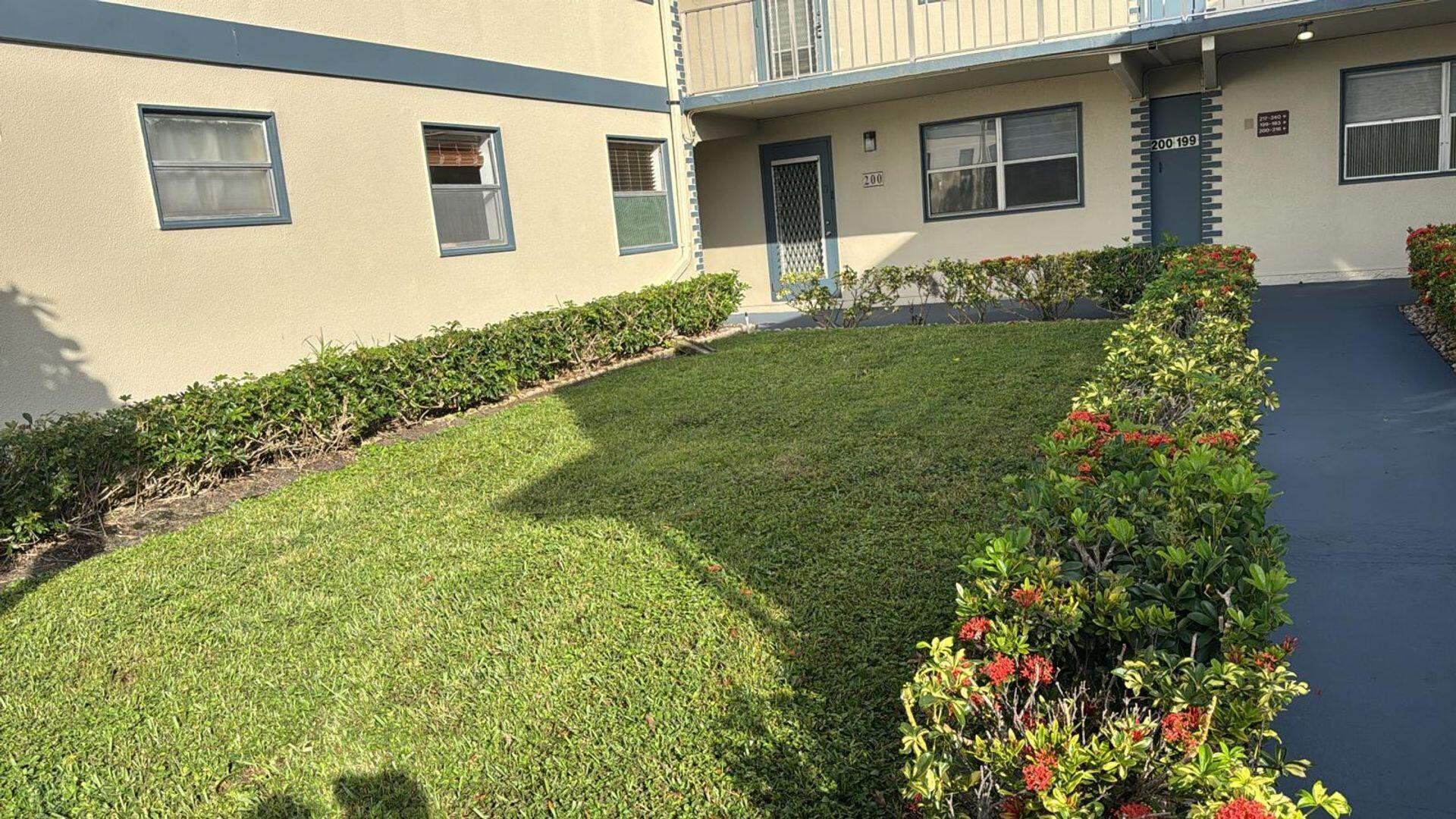 Newly remodeled!1st floor unit in a lovely Golf course community w/ tons of amenities.This unit is offered unfurnished.Kings Point is a centrally located Delray Beach gem! 55+ golf course community! The unit features a Separate entrance through a spacious screened porch. New fridge and stove. Washer and dryer in unit. Gated community. Move in ready. Shows and movies throughout the year. Come enjoy resort style Kings Point. 3 Multi-Million dollar Club Houses, Theater, 8 pools, 6 Tennis Courts, Golf Courses, Gyms, Spa, Fitness, Bistros. Games and so much Fun! Courtesy Shuttle Service to Shopping, Events, Grocery, Library, Pharmacy. Close to the Delray Beach and 6 Miles from the Beaches.