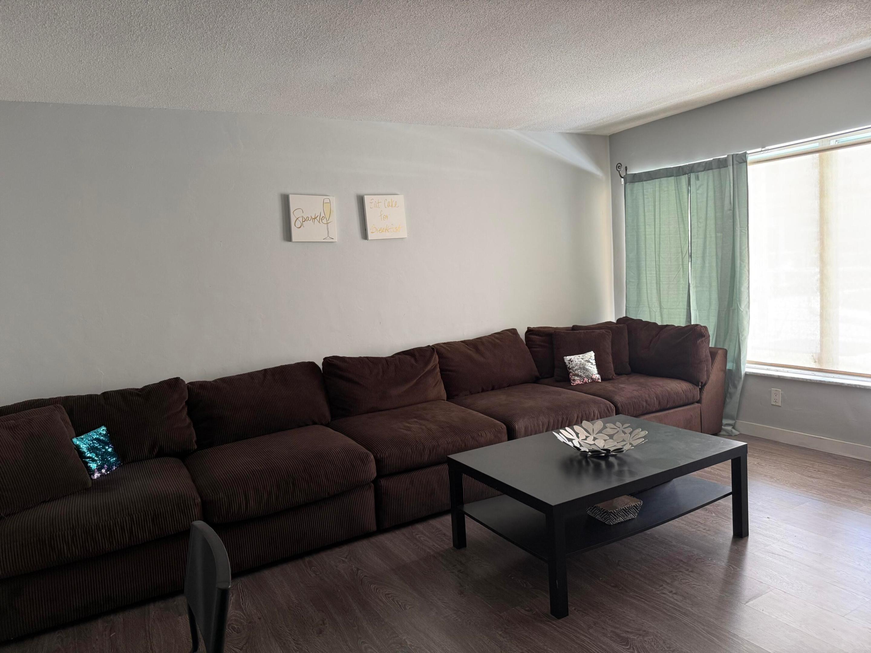 1110 N Riverside Drive 9