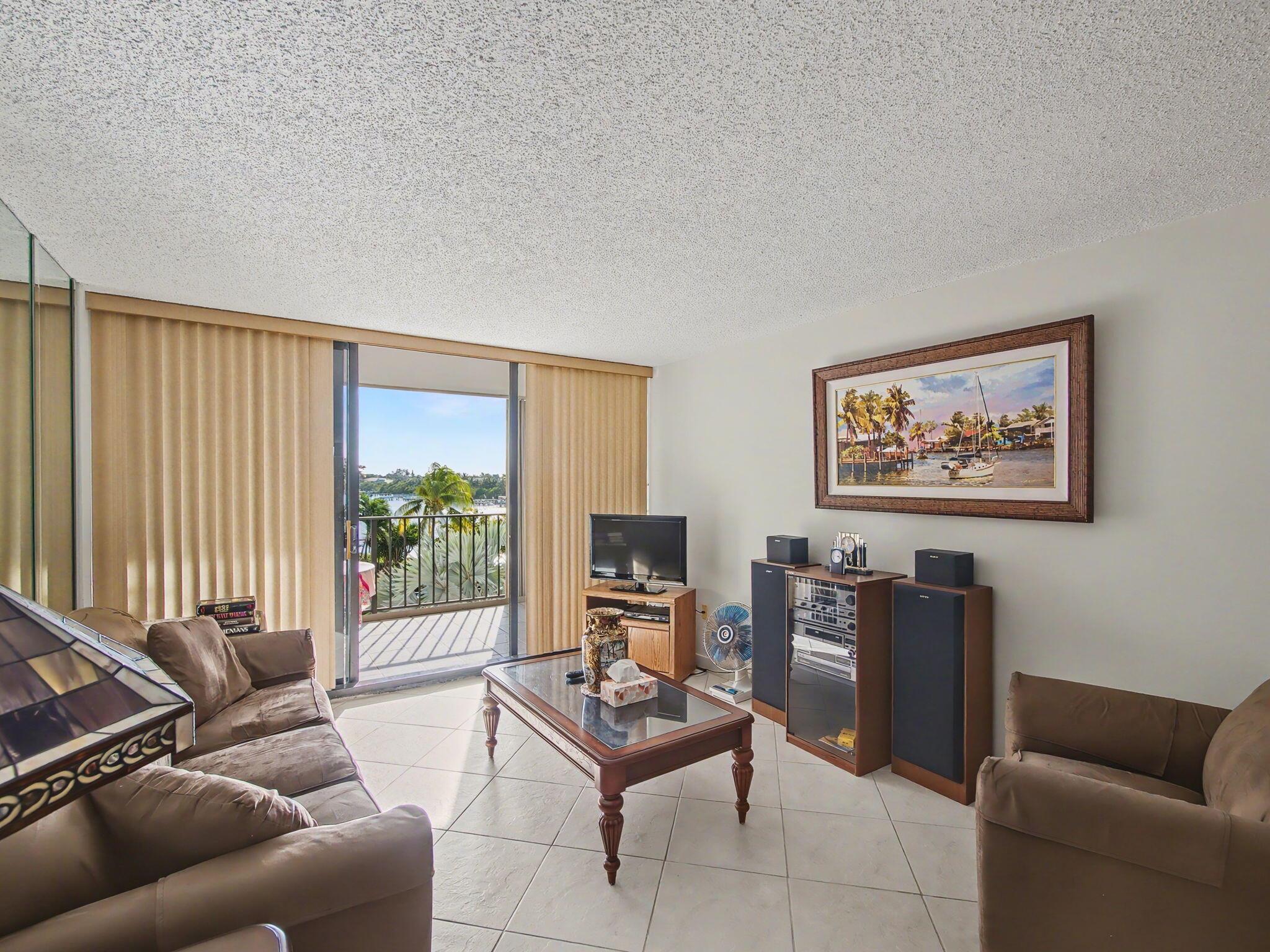 PALM BEACH HARBOUR CLUB C - Residential Lease