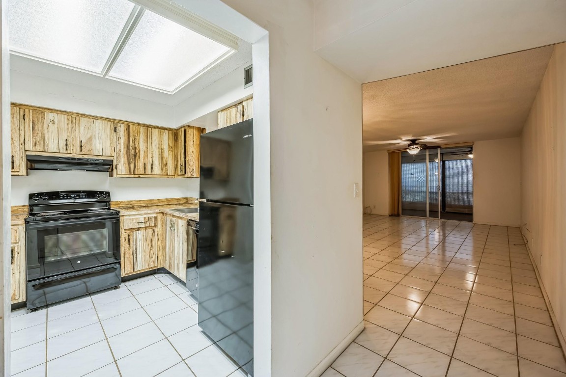 PALM LAKES CONDO - Residential