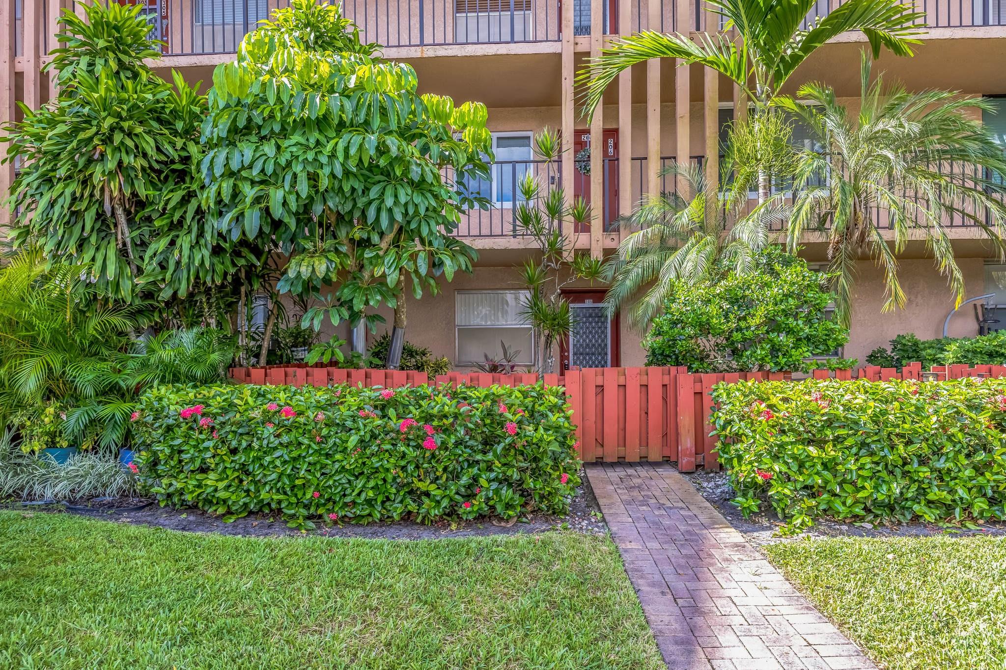 PALM LAKES CONDO - Residential