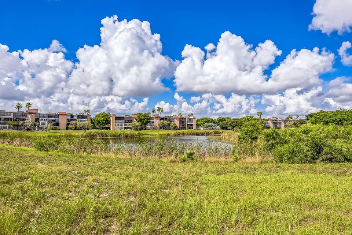 PALM LAKES CONDO - Residential