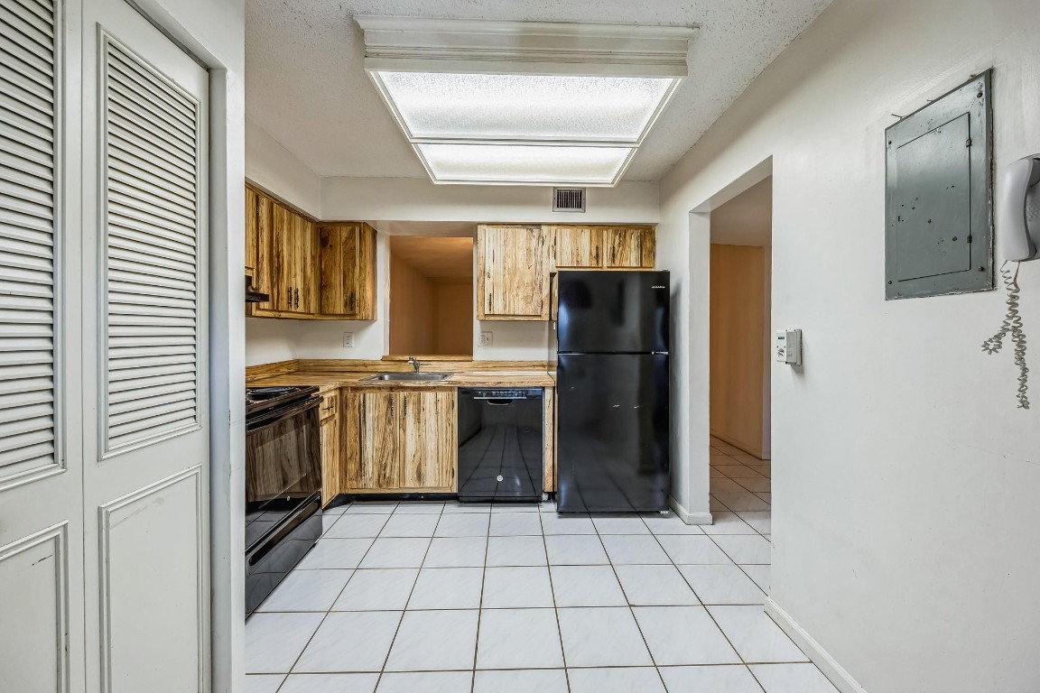 PALM LAKES CONDO - Residential