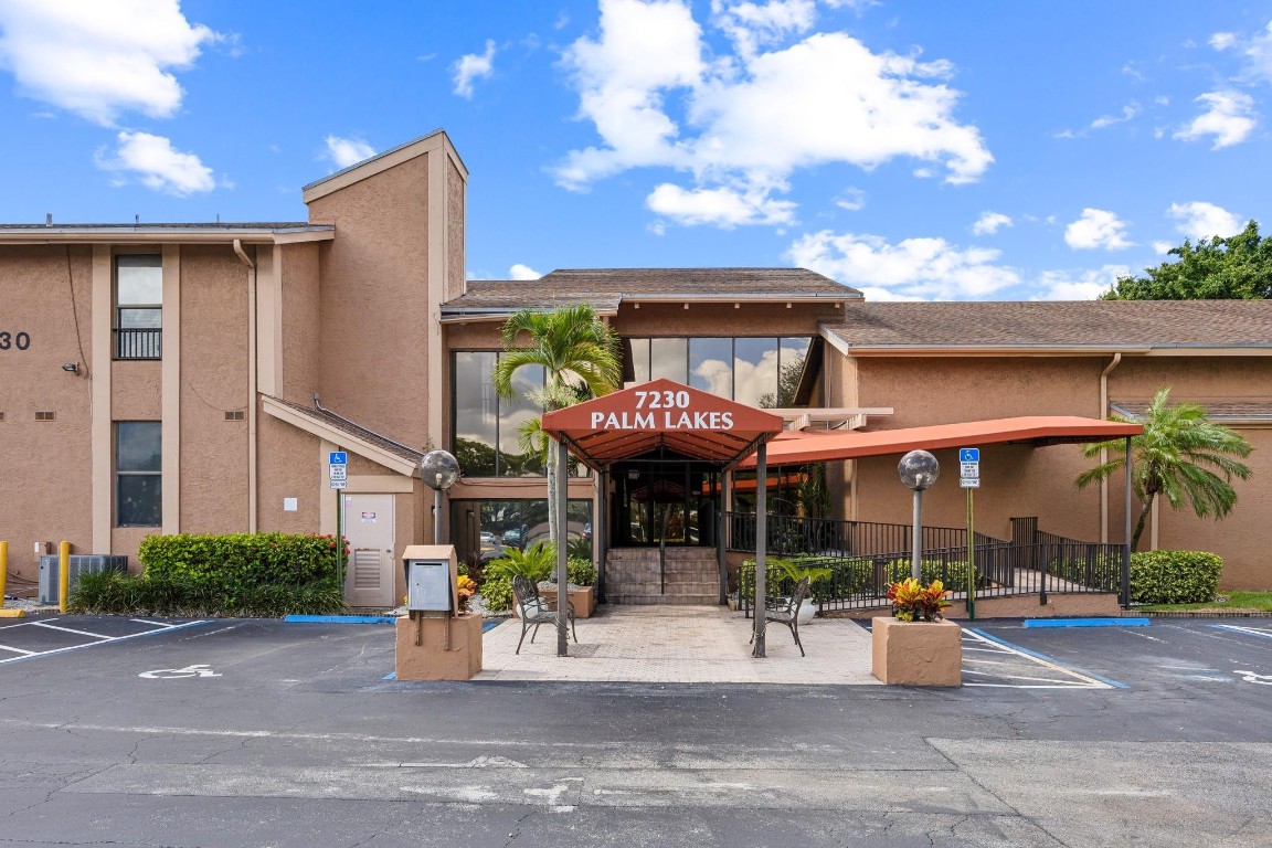 PALM LAKES CONDO - Residential