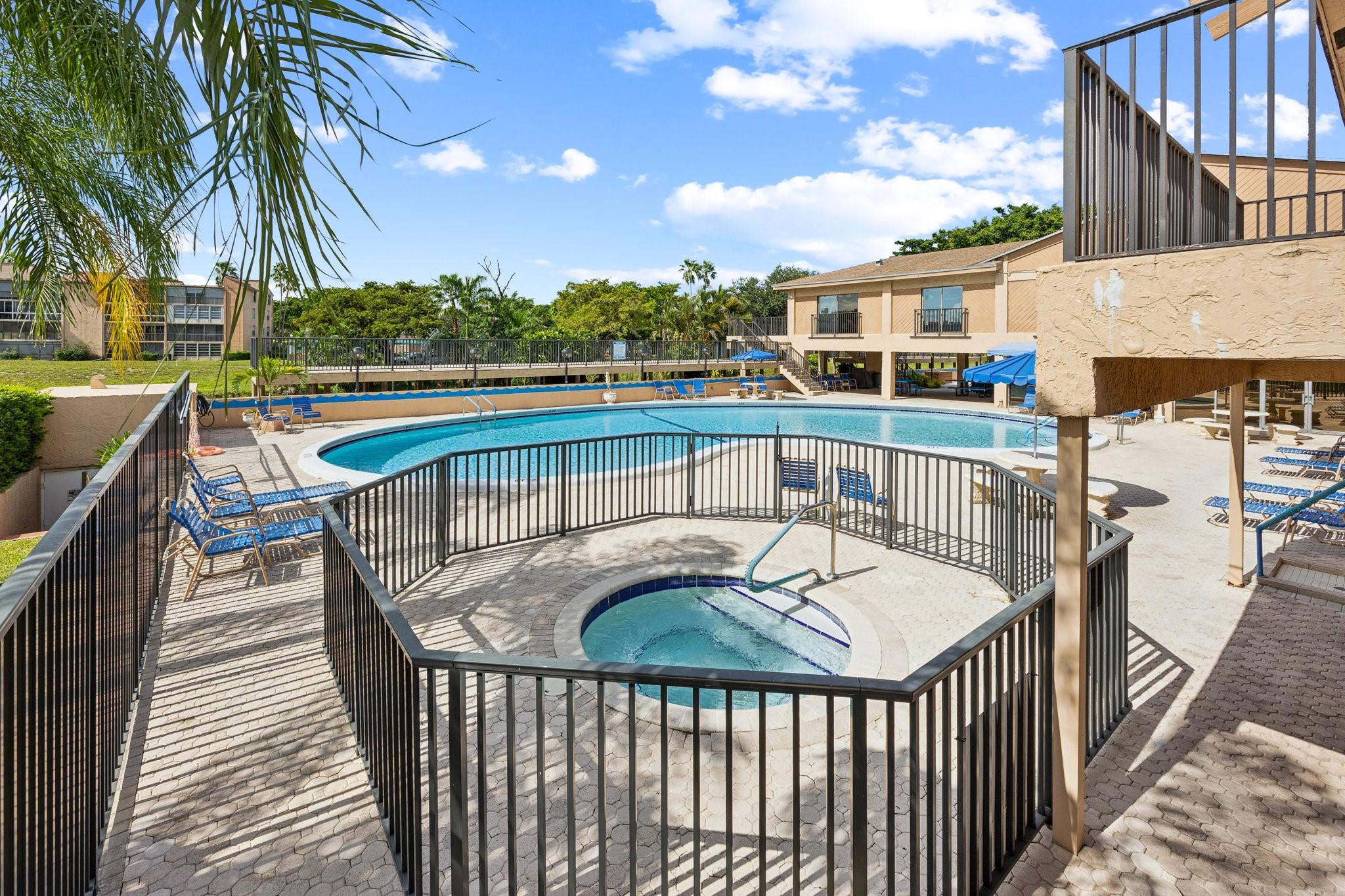 PALM LAKES CONDO - Residential