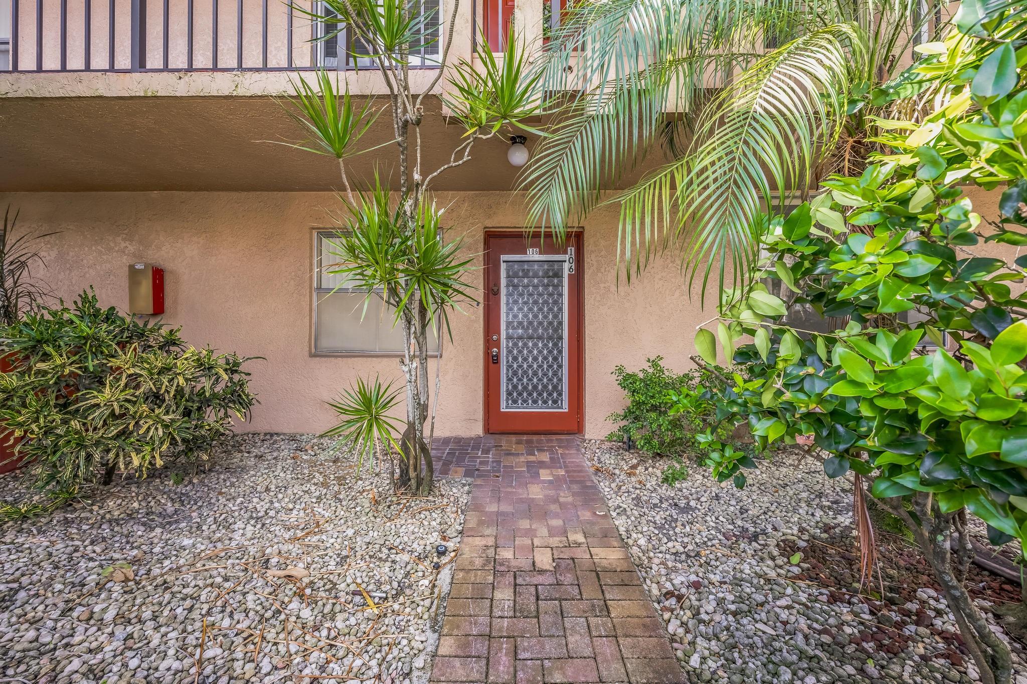 PALM LAKES CONDO - Residential