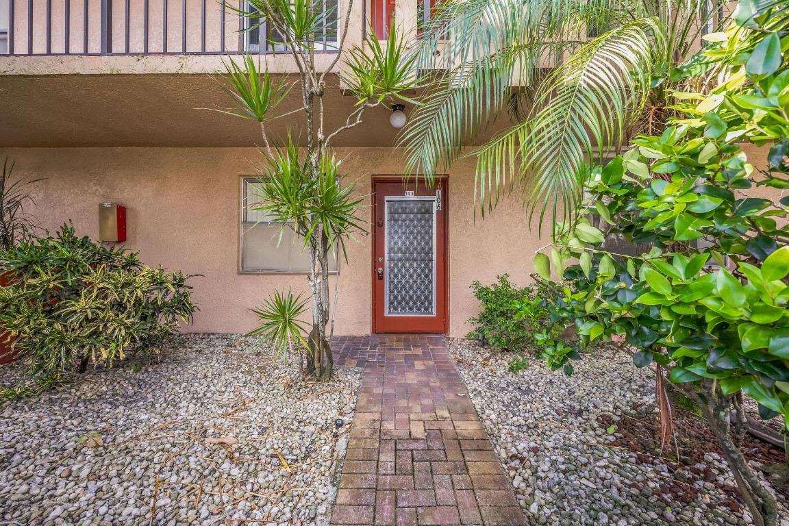 PALM LAKES CONDO - Residential