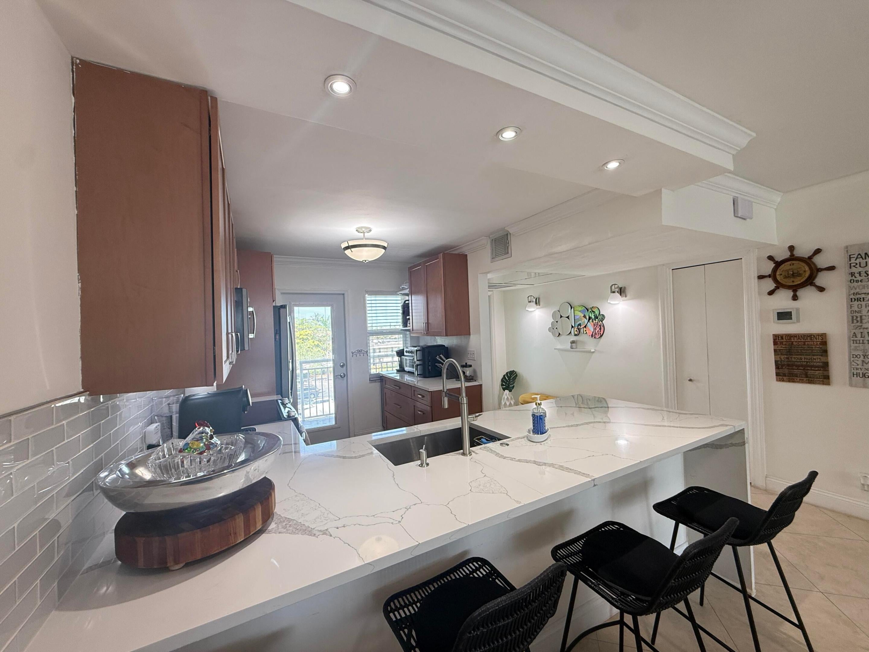 3180 NE 48TH Court 406