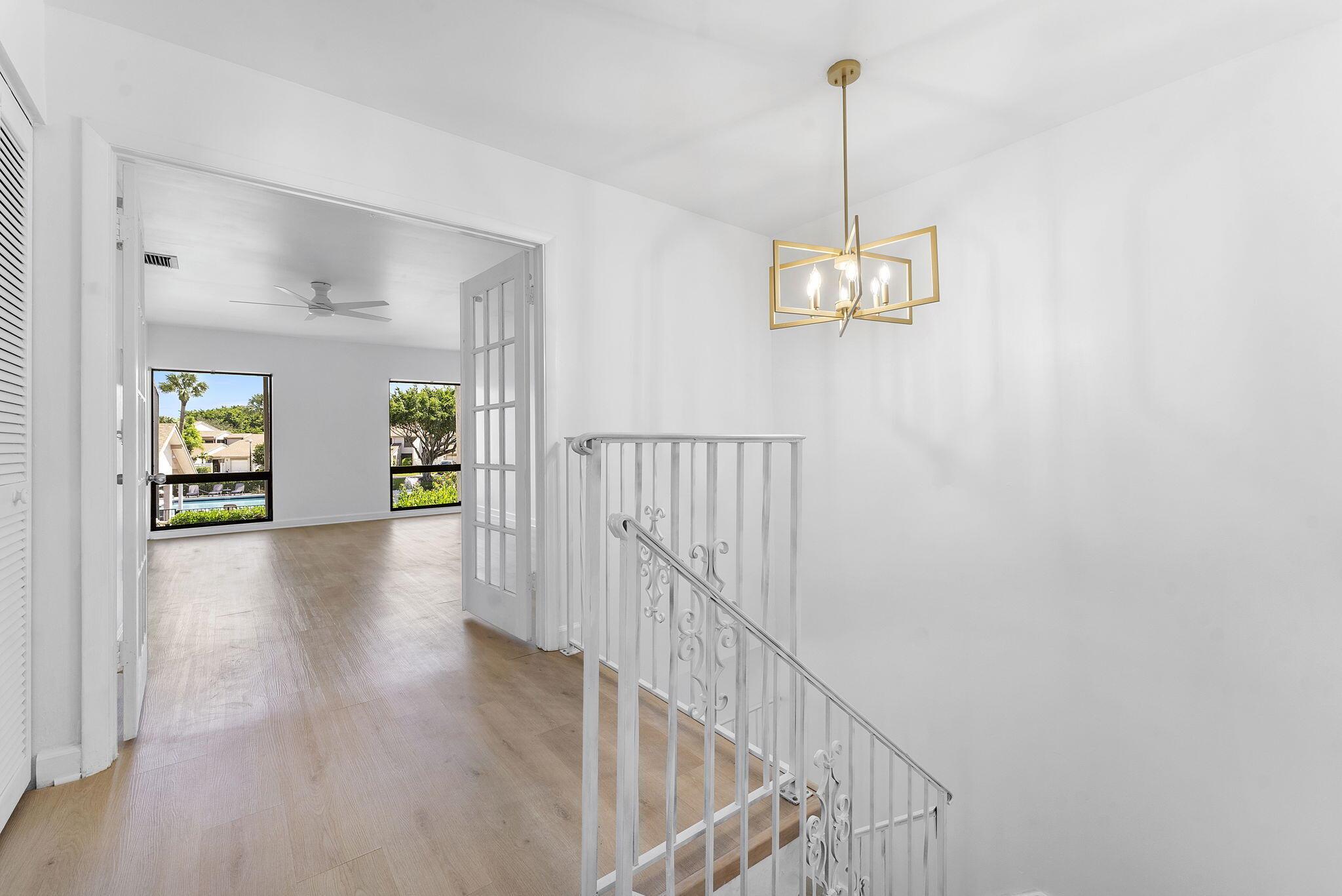 CANARY PALM CLUB - Residential