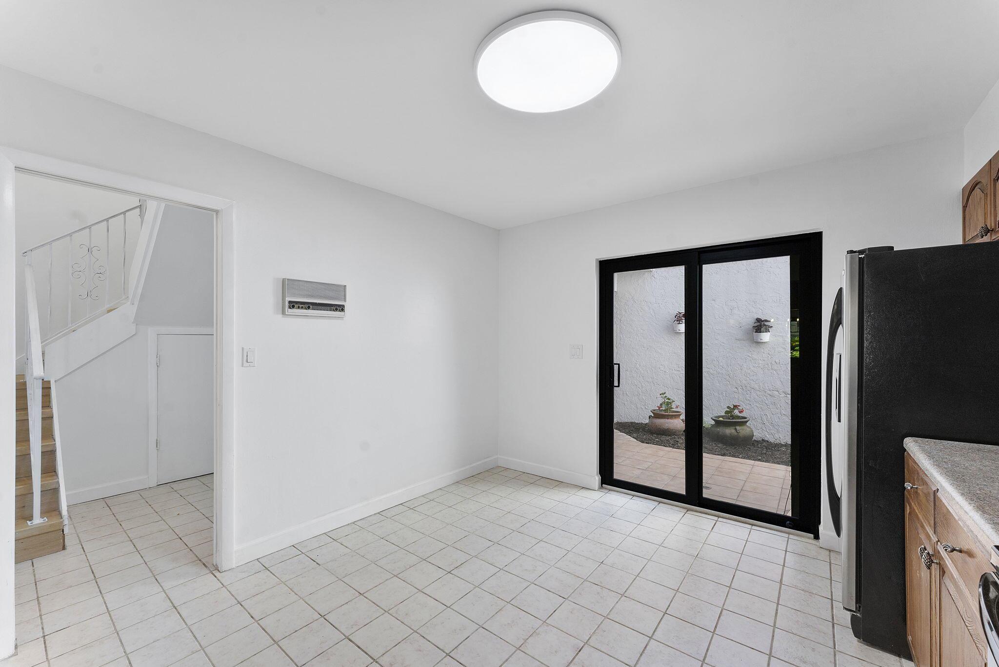 CANARY PALM CLUB - Residential