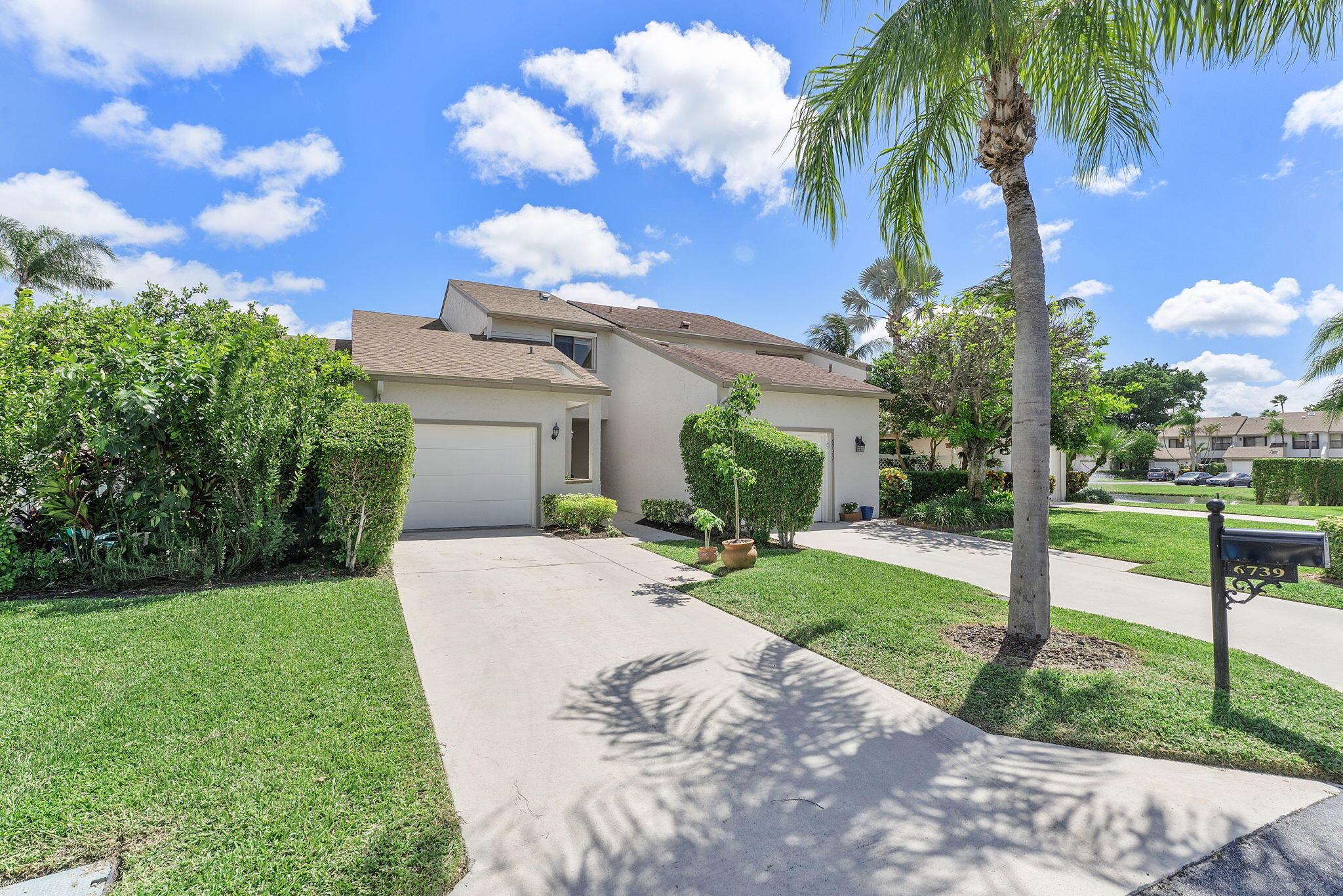 6739 Canary Palm Circle