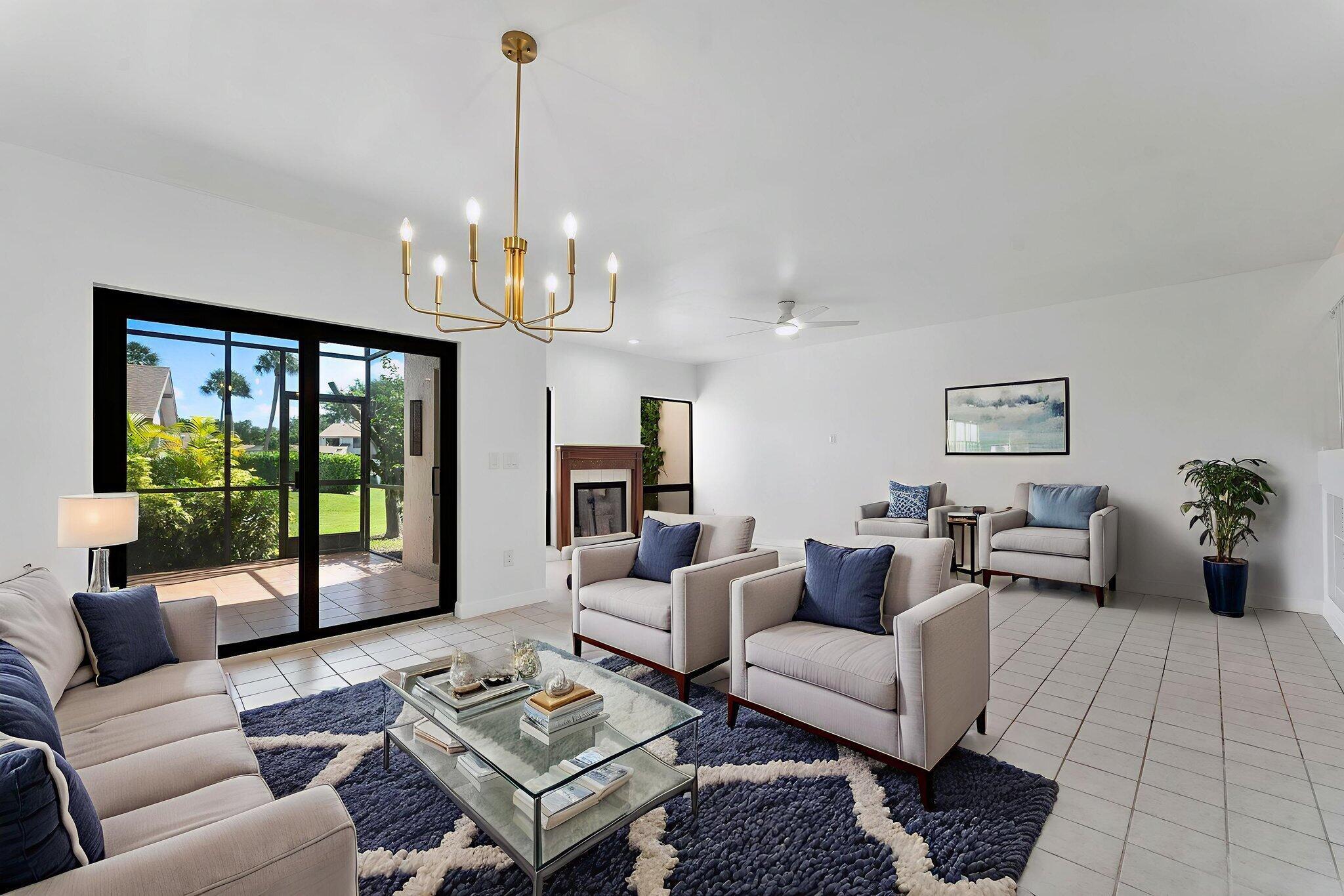 CANARY PALM CLUB - Residential