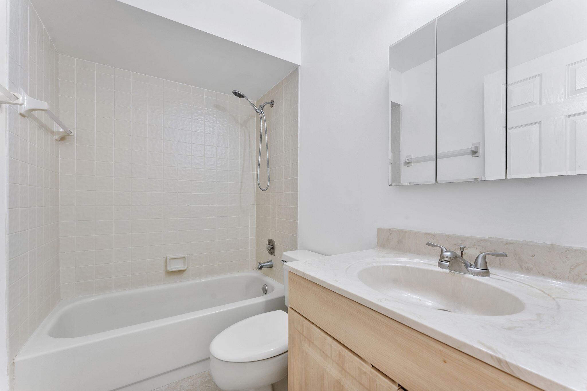 CANARY PALM CLUB - Residential