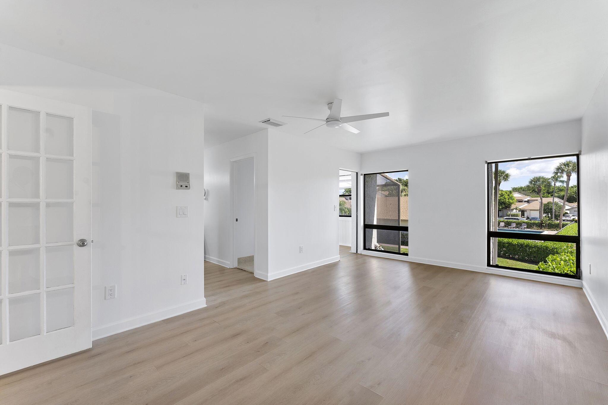 CANARY PALM CLUB - Residential