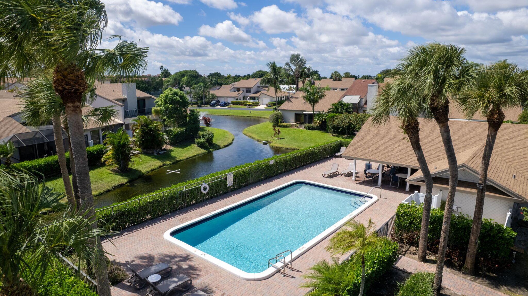 CANARY PALM CLUB - Residential