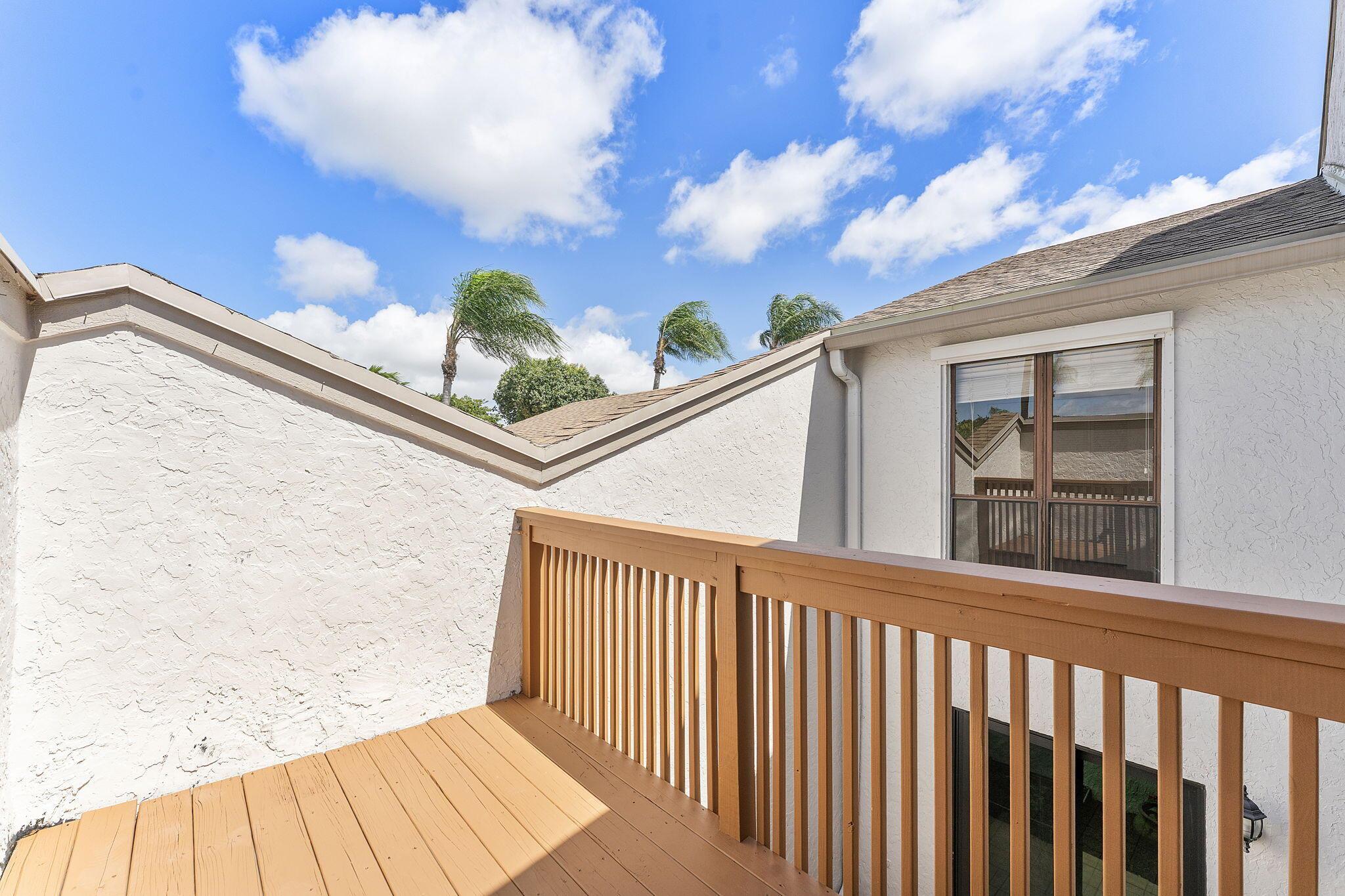 CANARY PALM CLUB - Residential