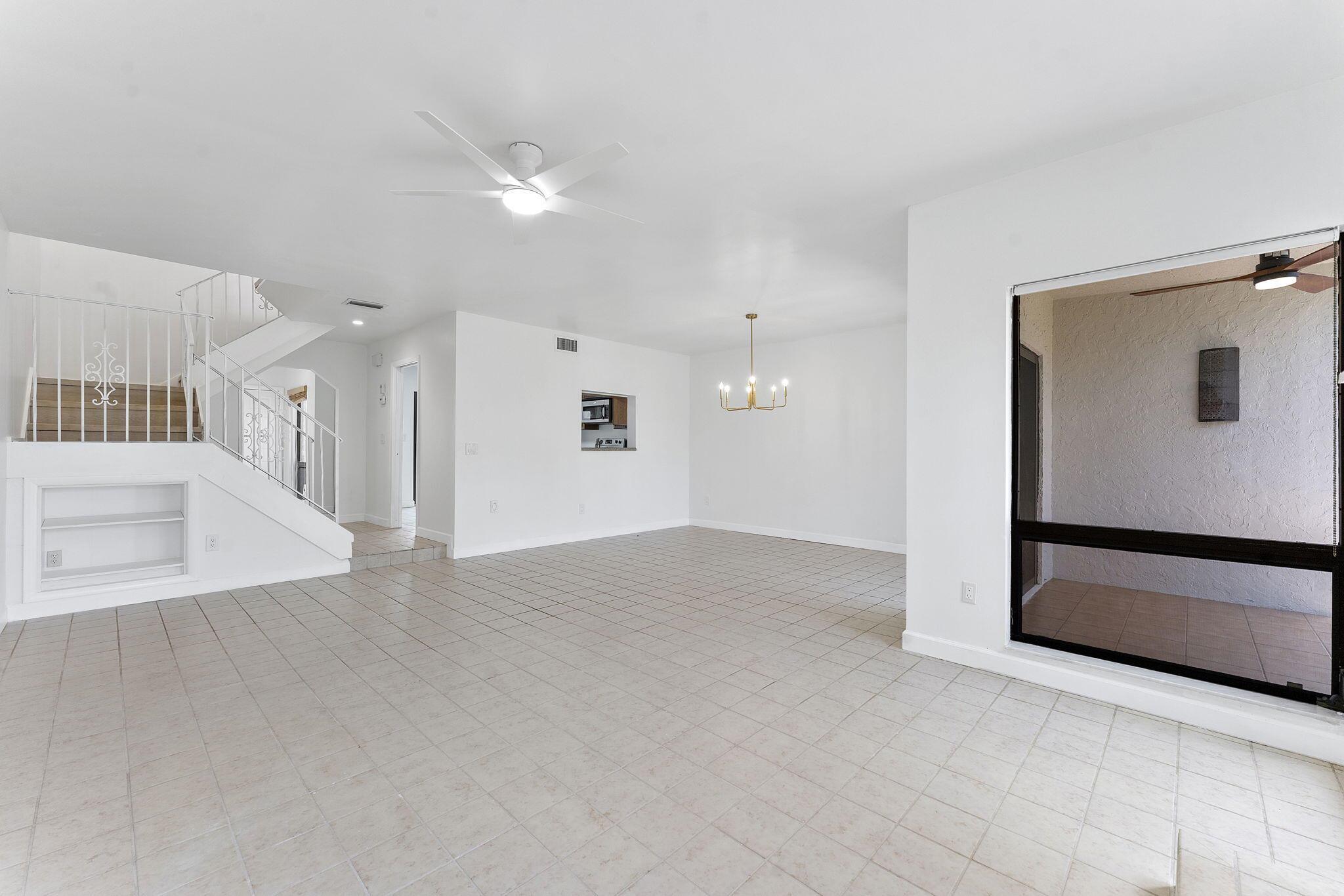 CANARY PALM CLUB - Residential