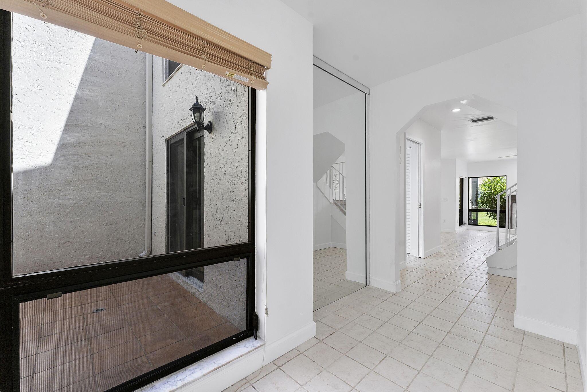 CANARY PALM CLUB - Residential