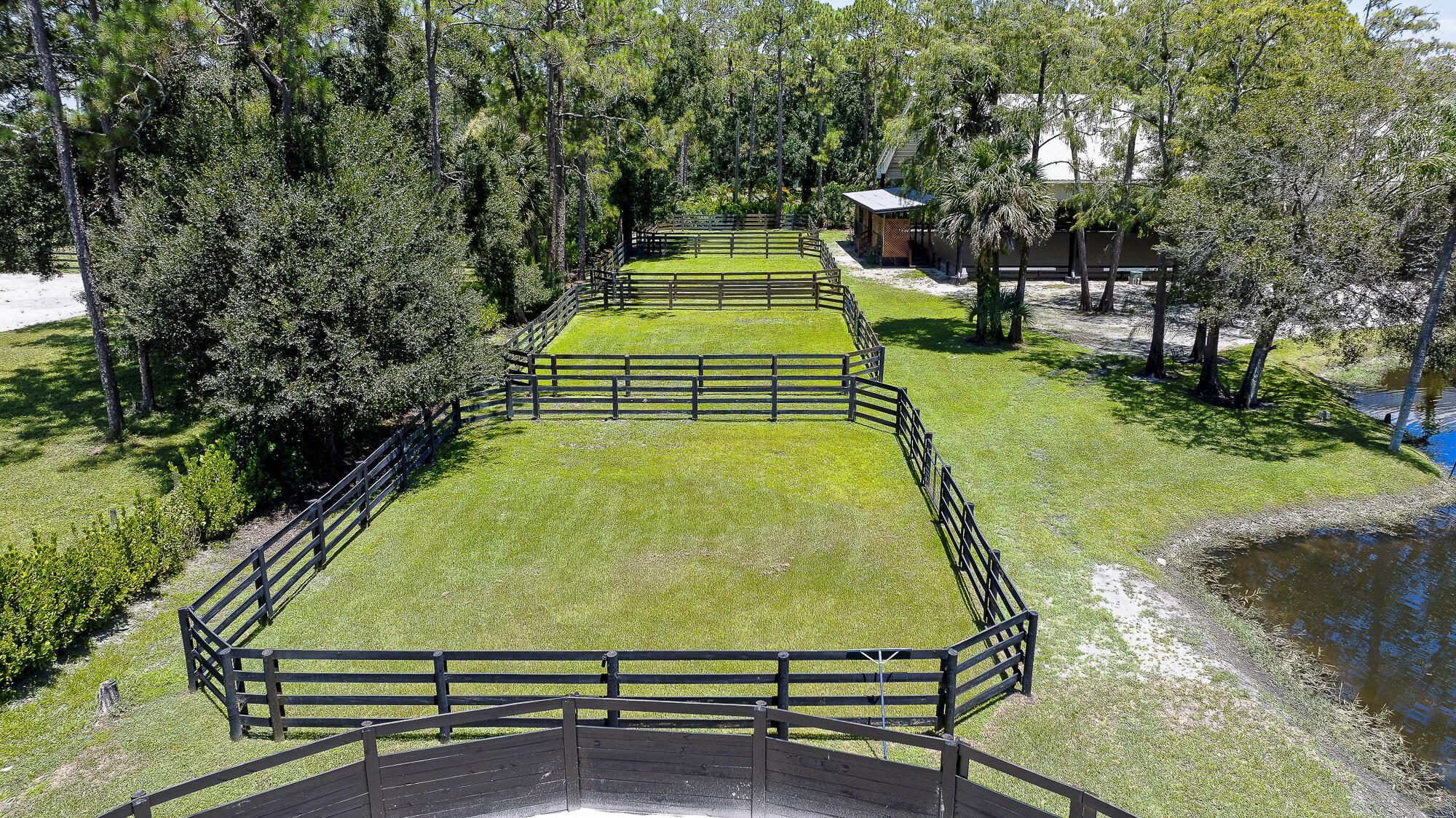 LOXAHATCHEE GROVES - Residential Lease