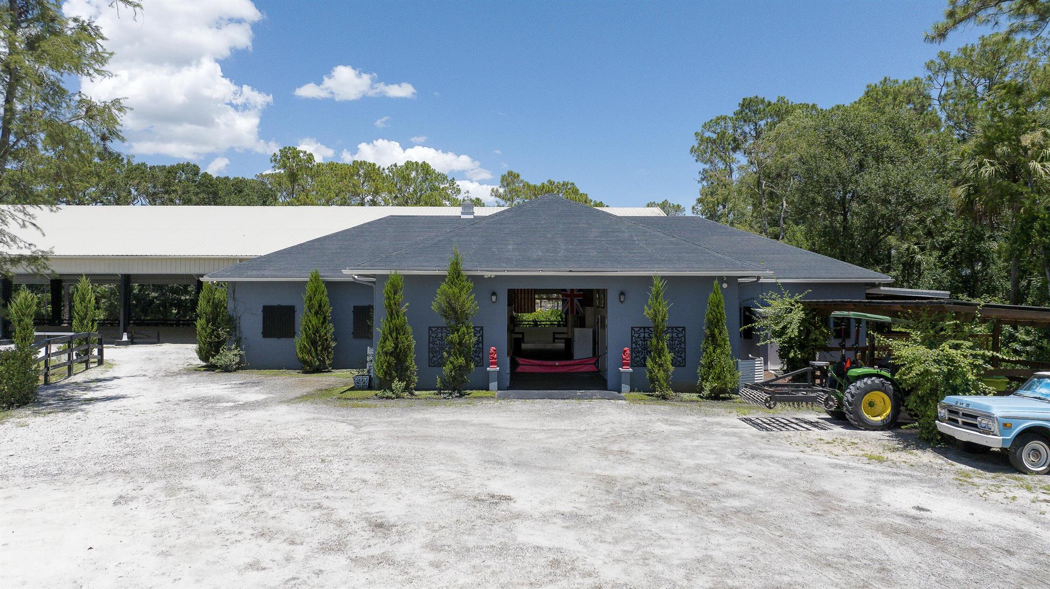 LOXAHATCHEE GROVES - Residential Lease