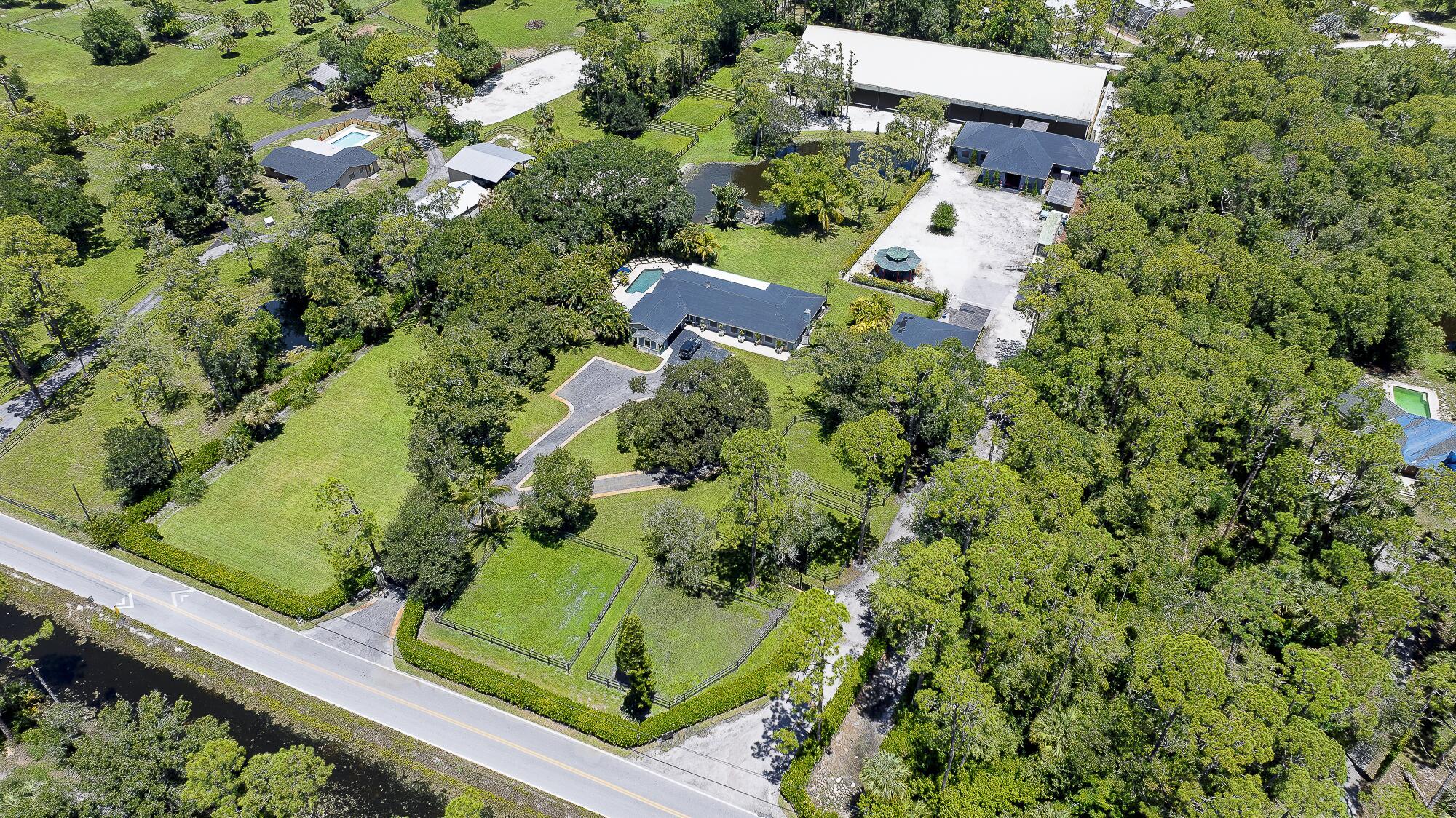 LOXAHATCHEE GROVES - Residential Lease