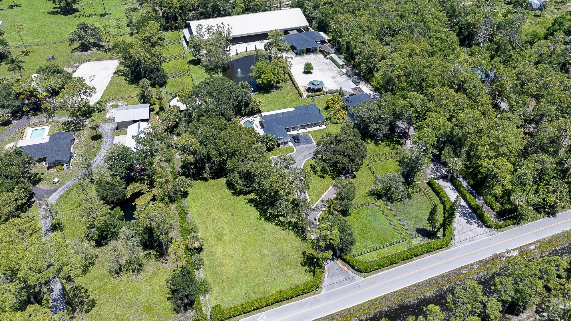 LOXAHATCHEE GROVES - Residential Lease