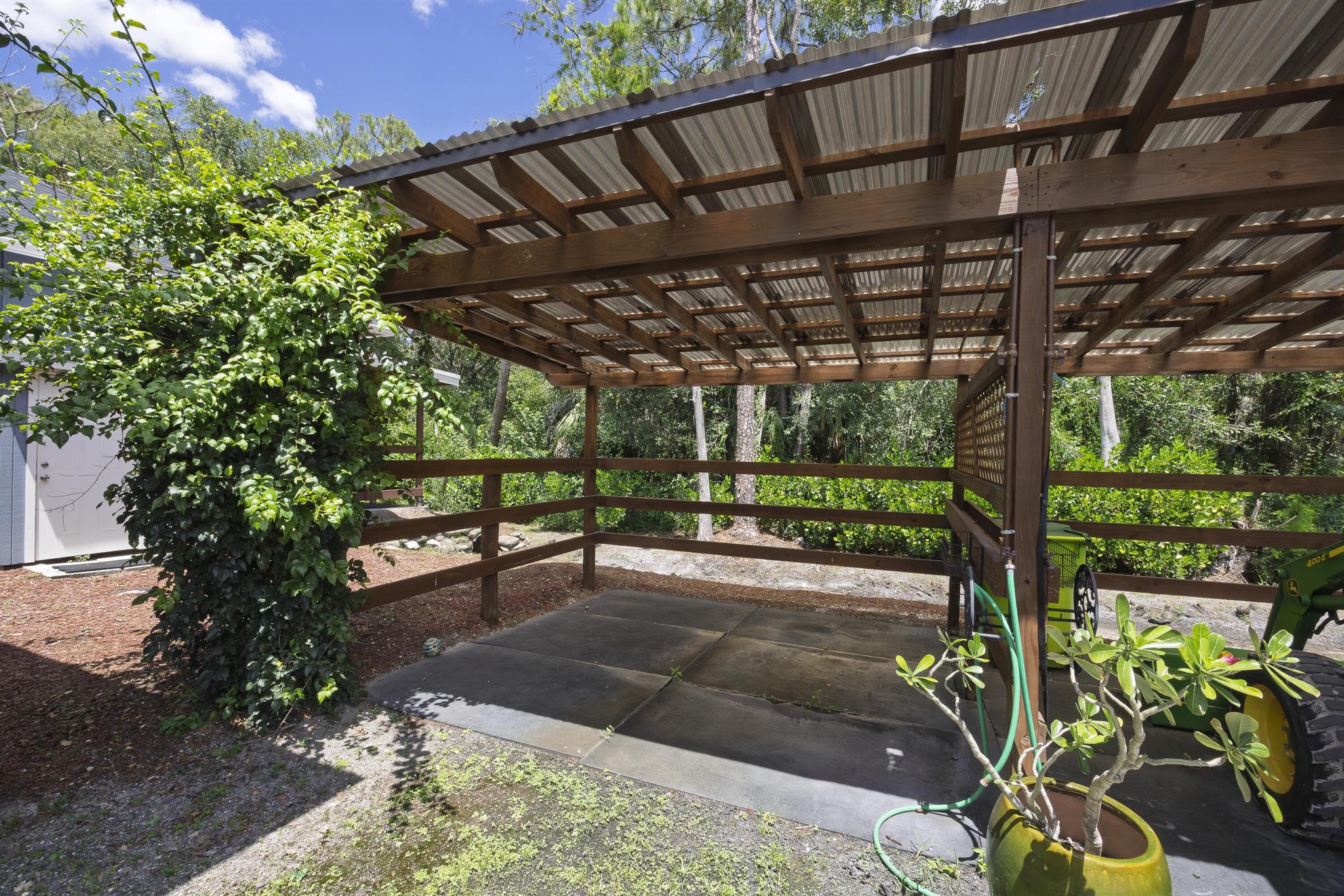 LOXAHATCHEE GROVES - Residential Lease