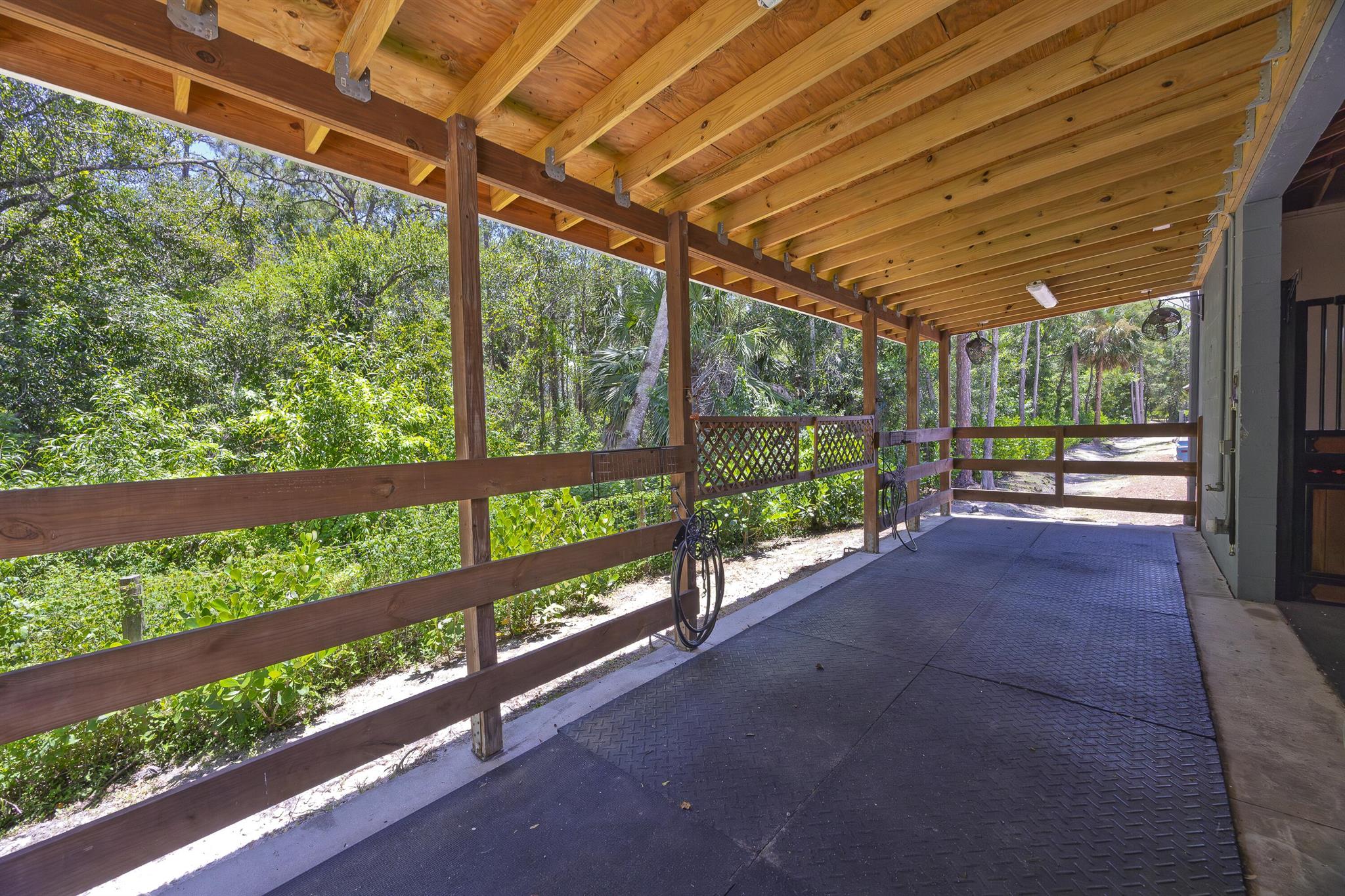 LOXAHATCHEE GROVES - Residential Lease