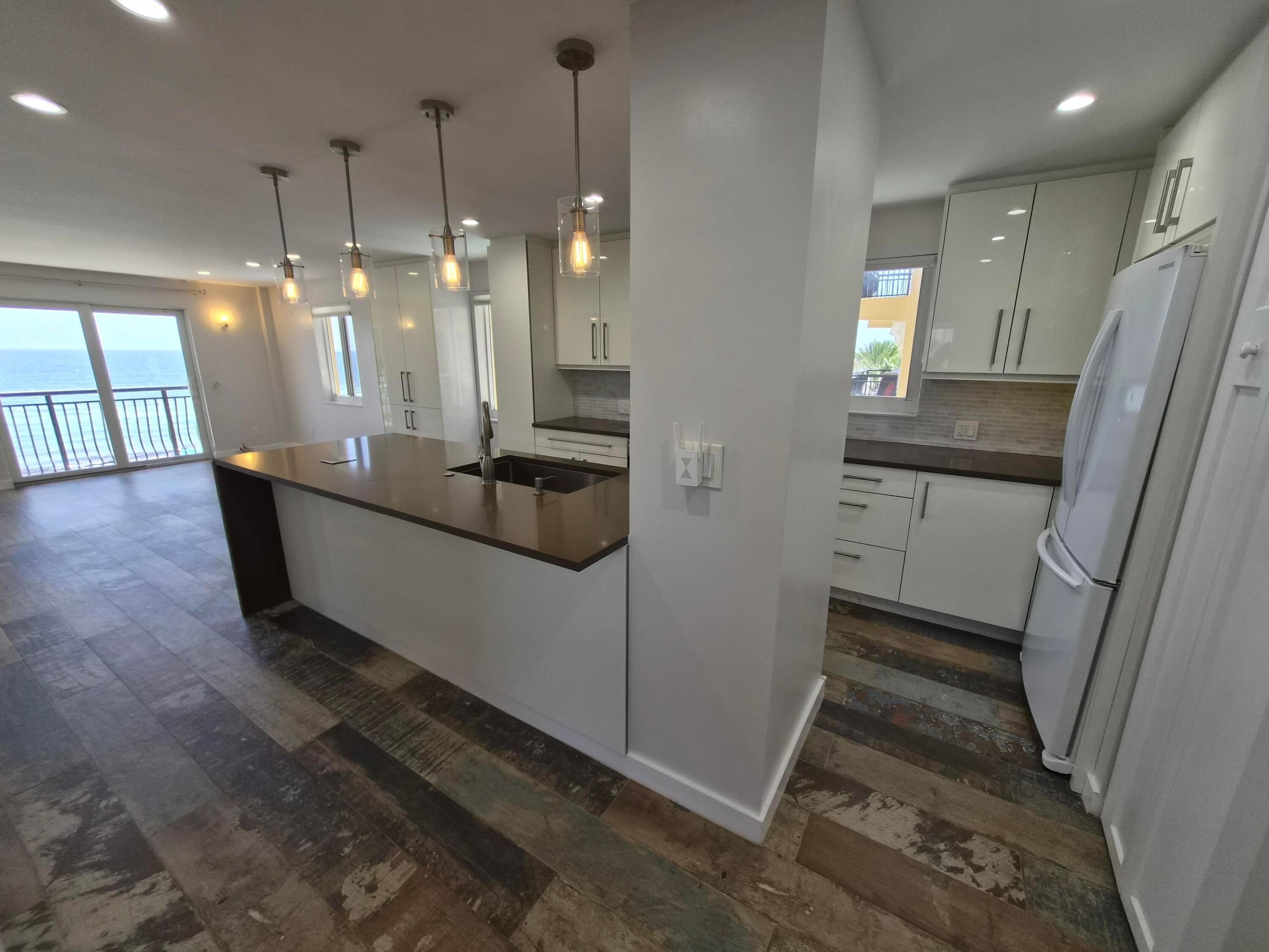 1815 N Surf Road 404