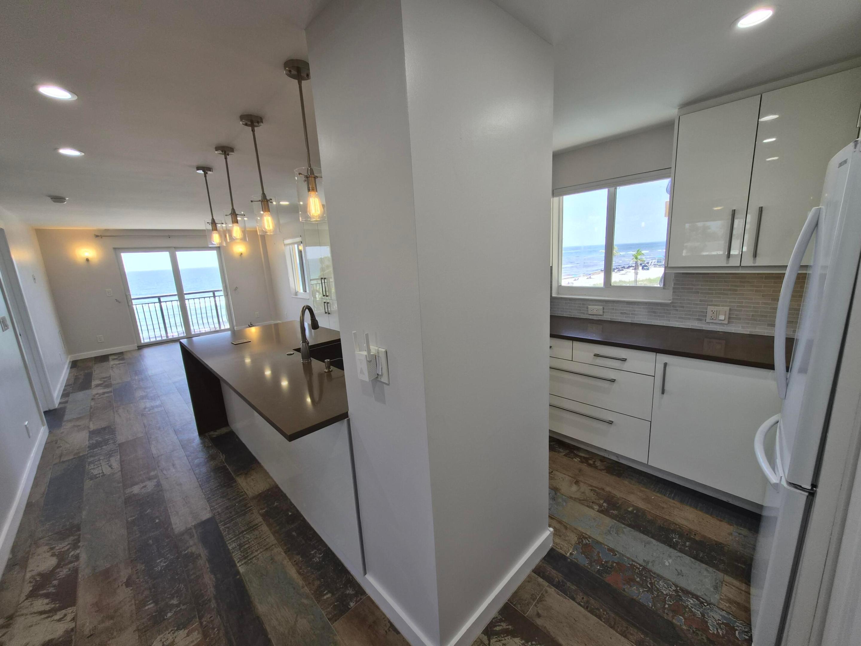 1815 N Surf Road 404