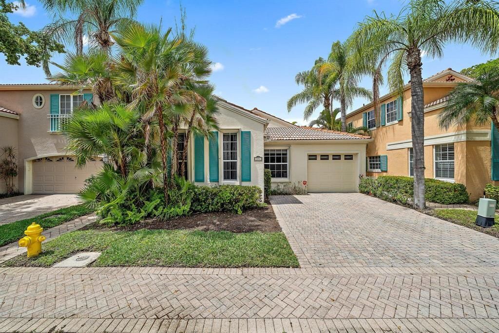 Photo of 24 Via Aurelia, Palm Beach Gardens, FL 33418 (MLS # R10704876)