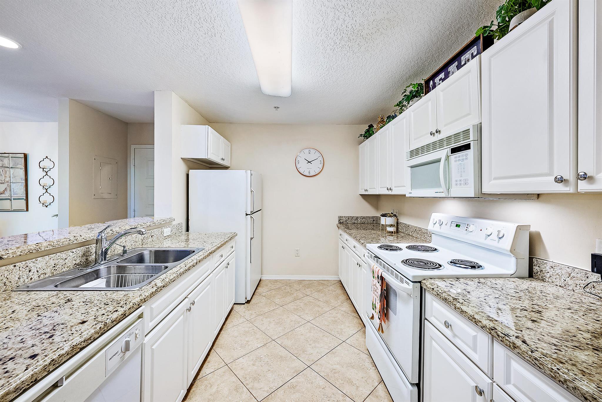 VILLAGE AT ABACOA CONDO - Residential Lease