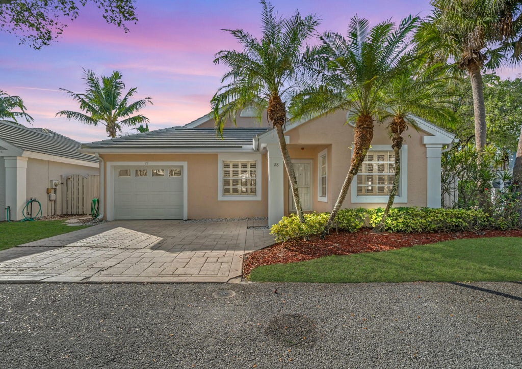 Photo of 28 Governors Court, Palm Beach Gardens, FL 33418 (MLS # B26085824)