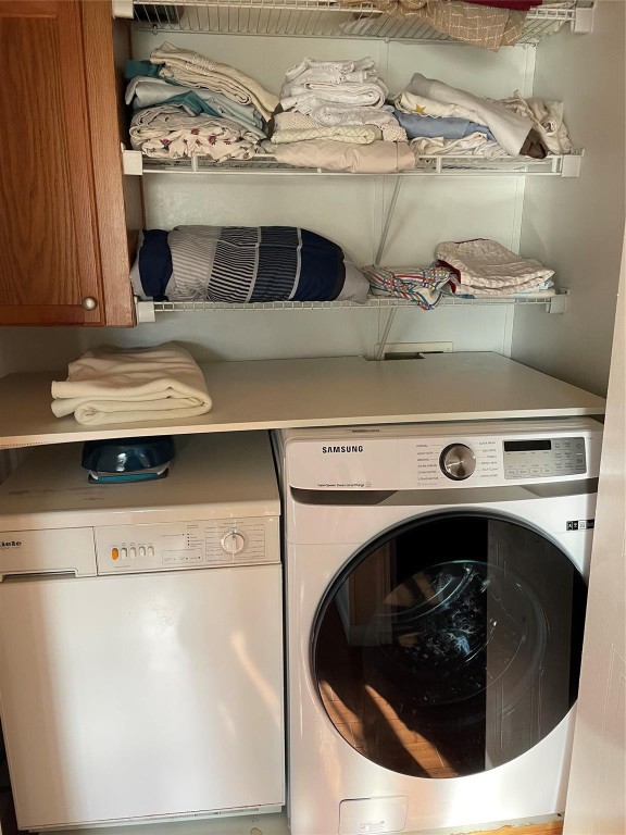 Park City Sec Two 56-25 B - Residential