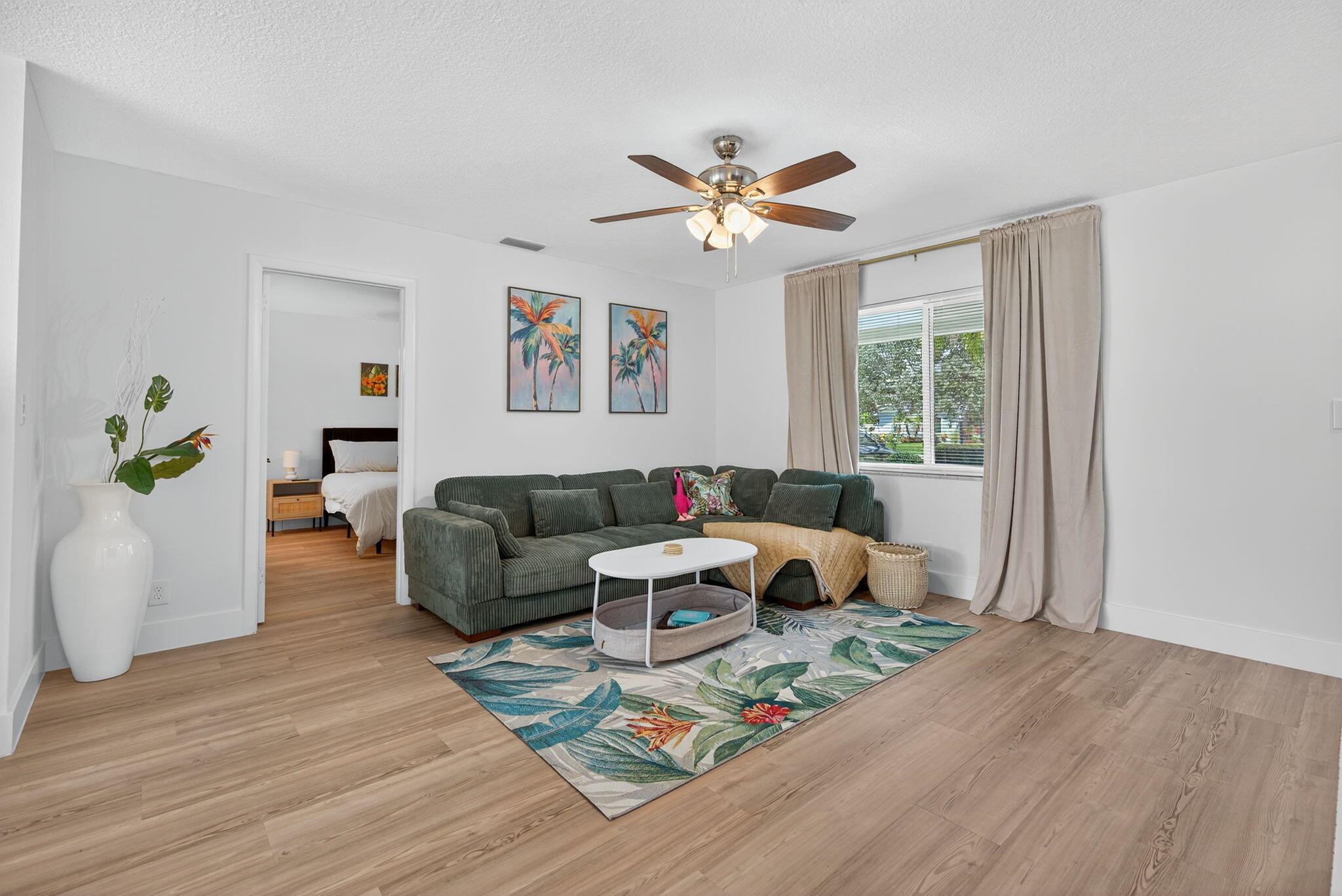 JUNO ISLES 3 - Residential Lease