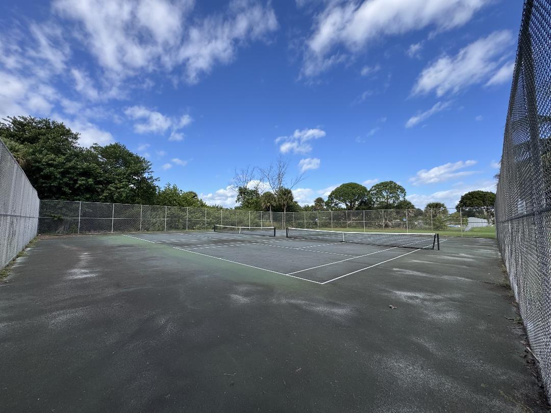 JUNO ISLES 3 - Residential Lease