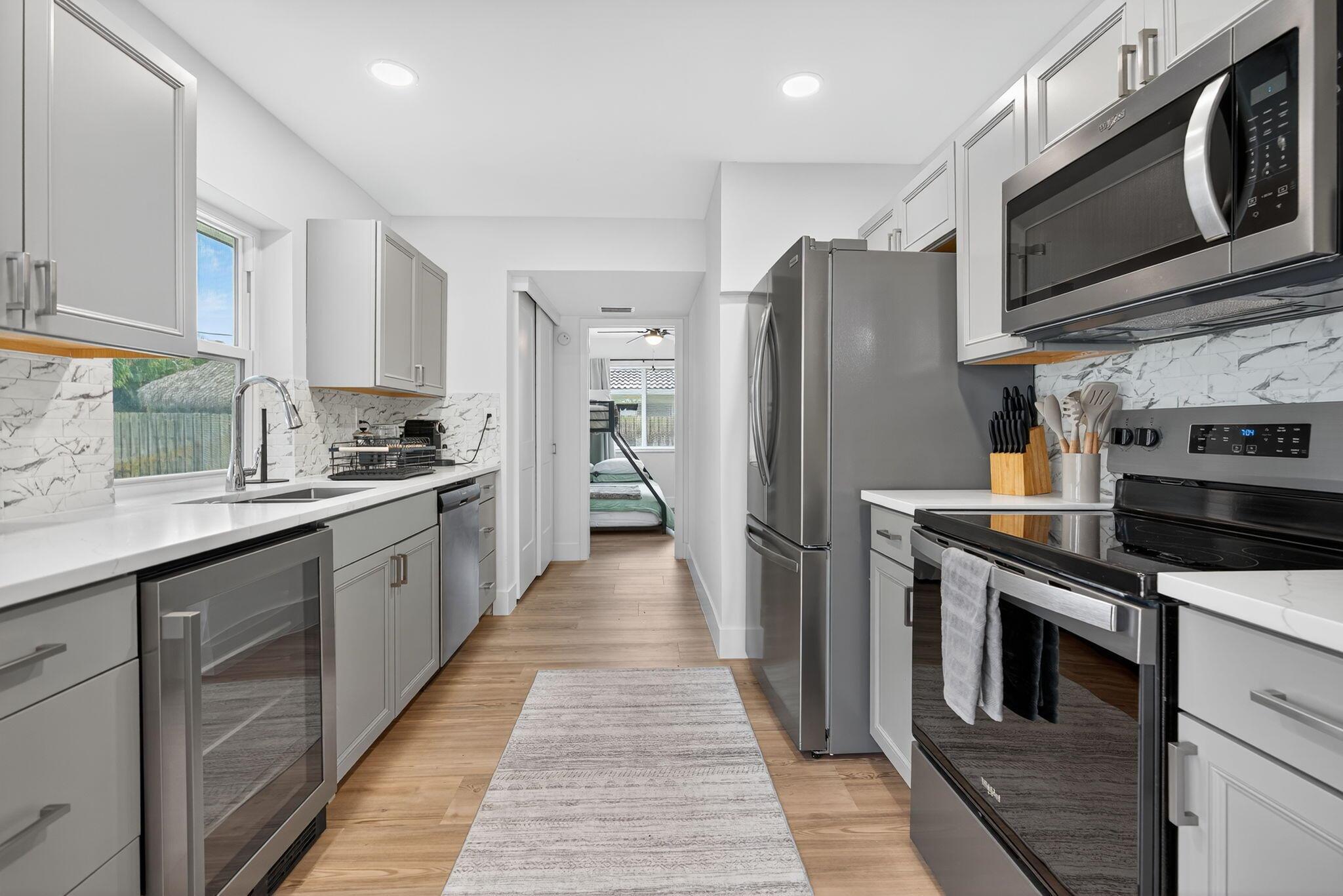 JUNO ISLES 3 - Residential Lease