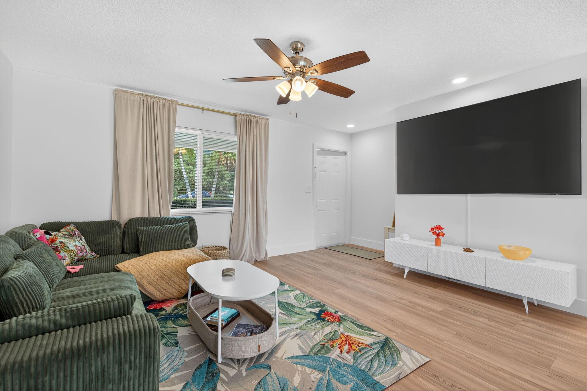 JUNO ISLES 3 - Residential Lease